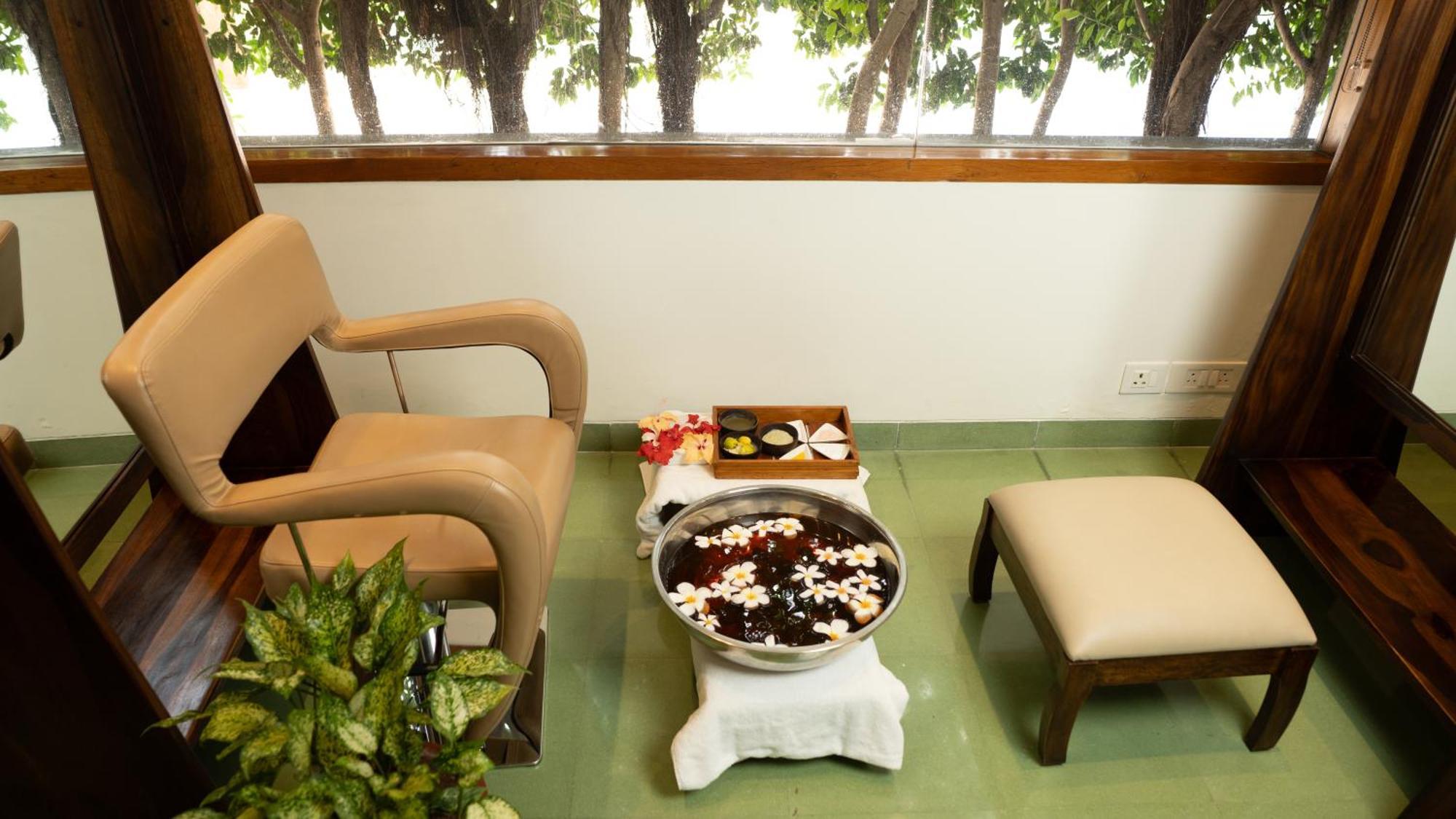 Hotel Naad Wellness Sonipat Zewnętrze zdjęcie